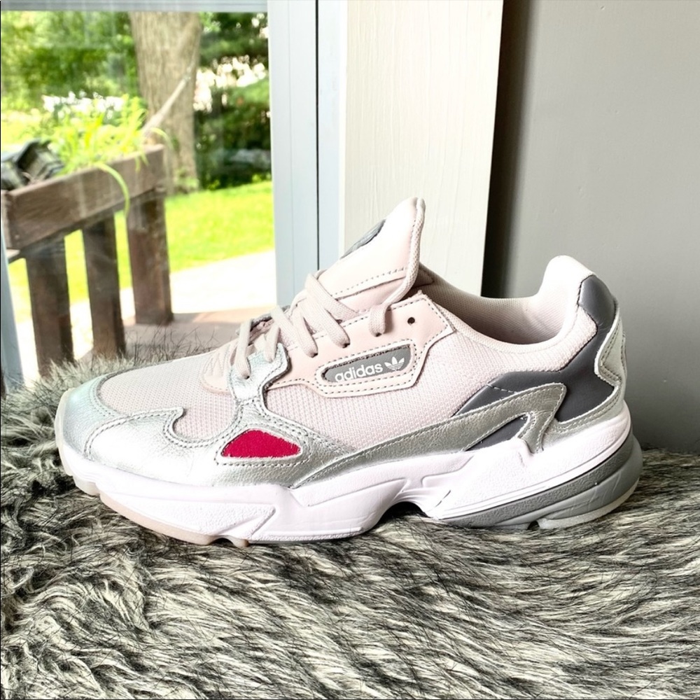 LAST ONE ‼️ NWT adidas Originals Falcon silver light pink sneakers